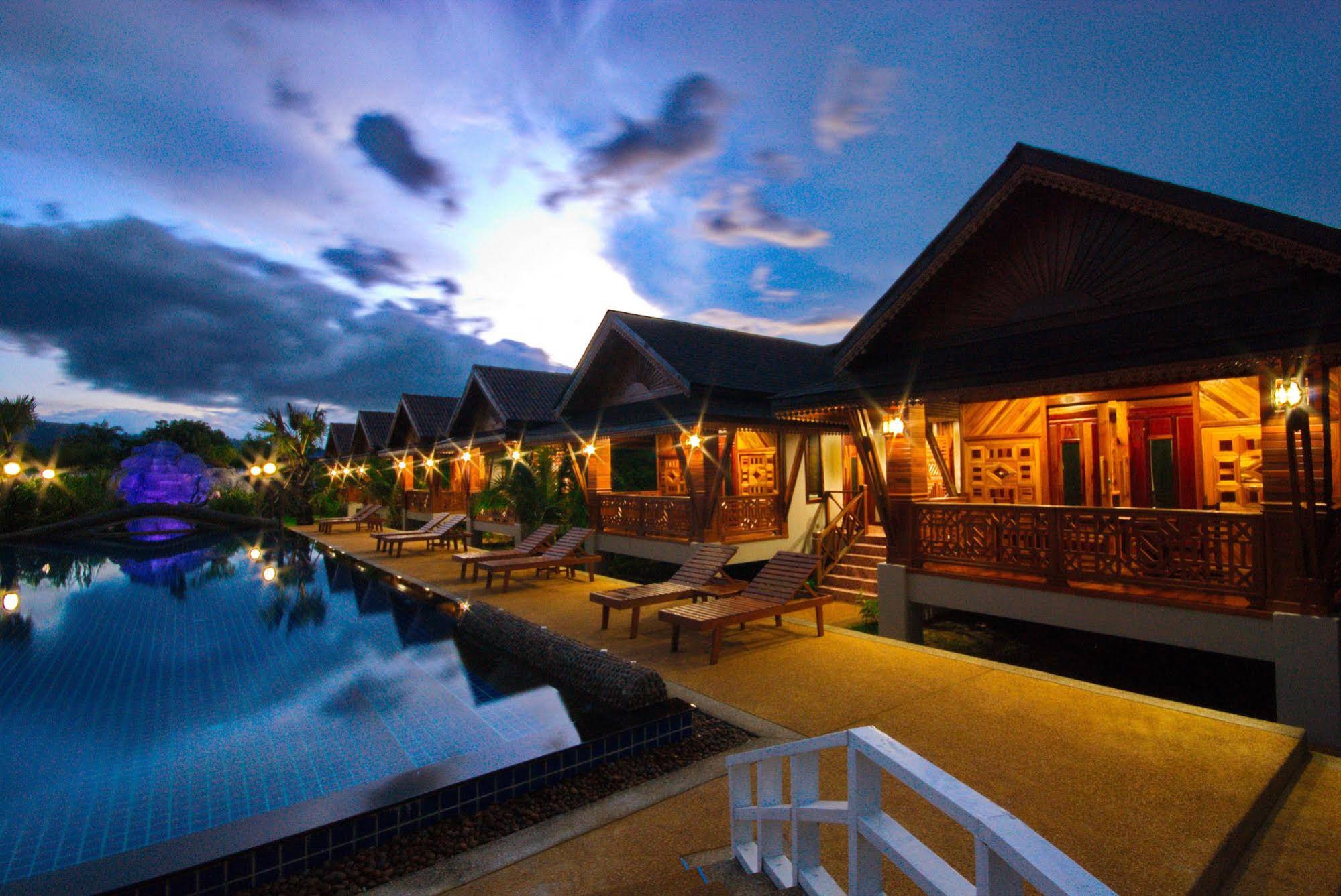 Sangsawan palace khaolak hotel