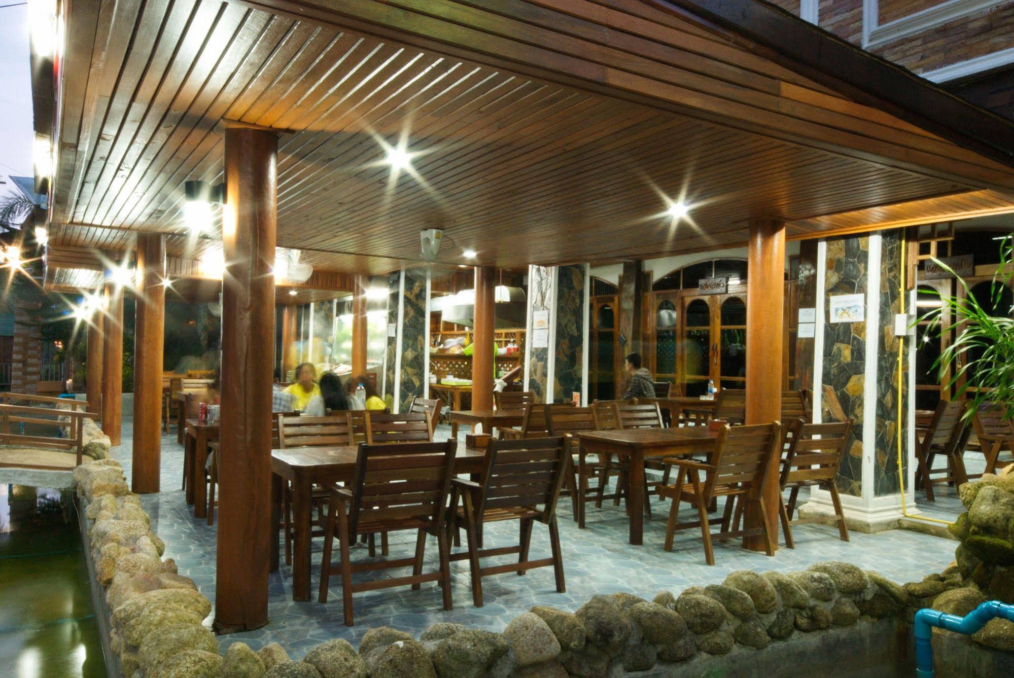 Sangsawan palace khaolak hotel