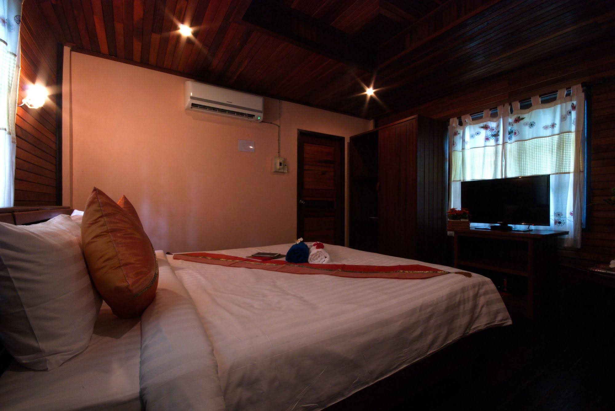 Sangsawan palace khaolak hotel