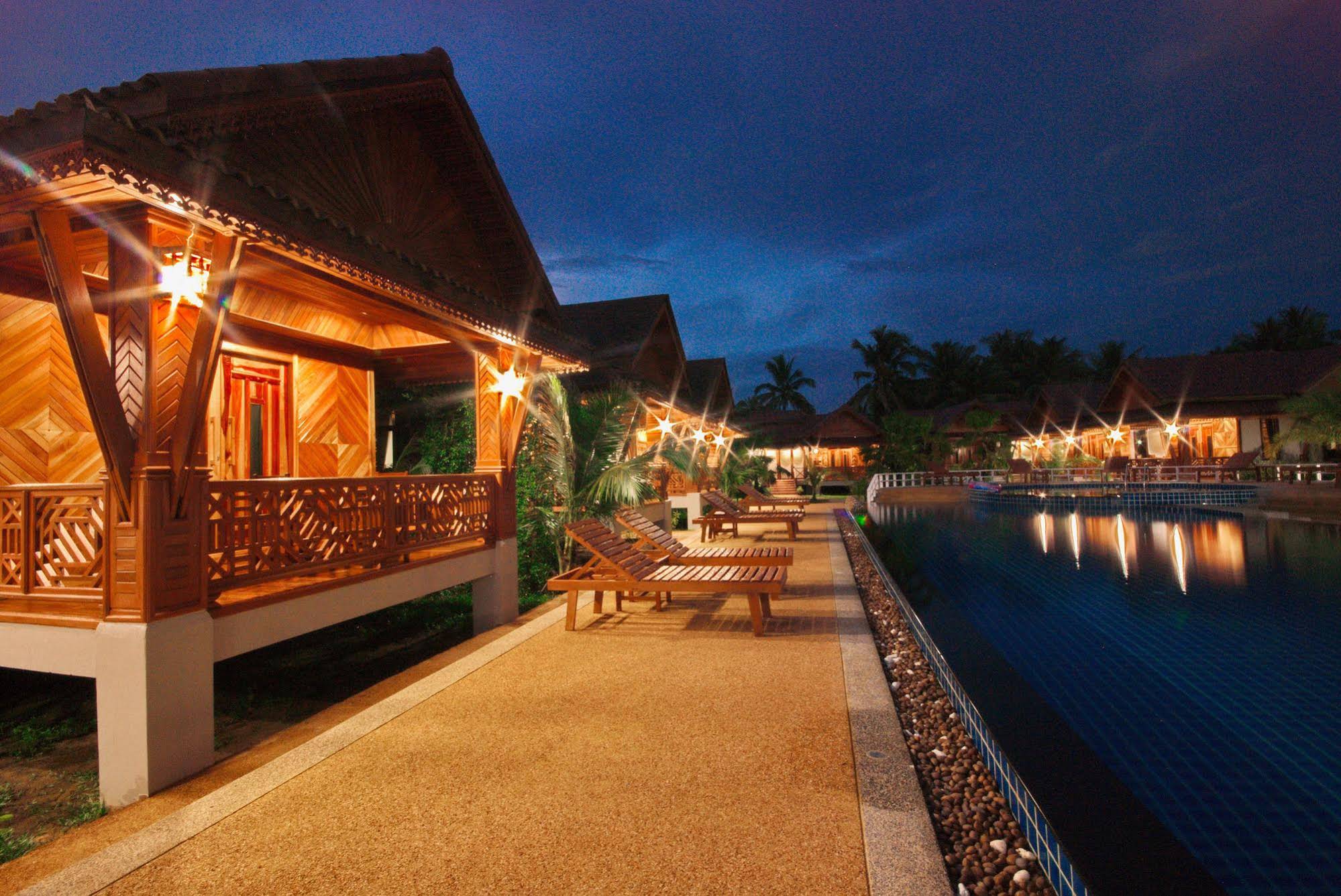 Sangsawan palace khaolak hotel