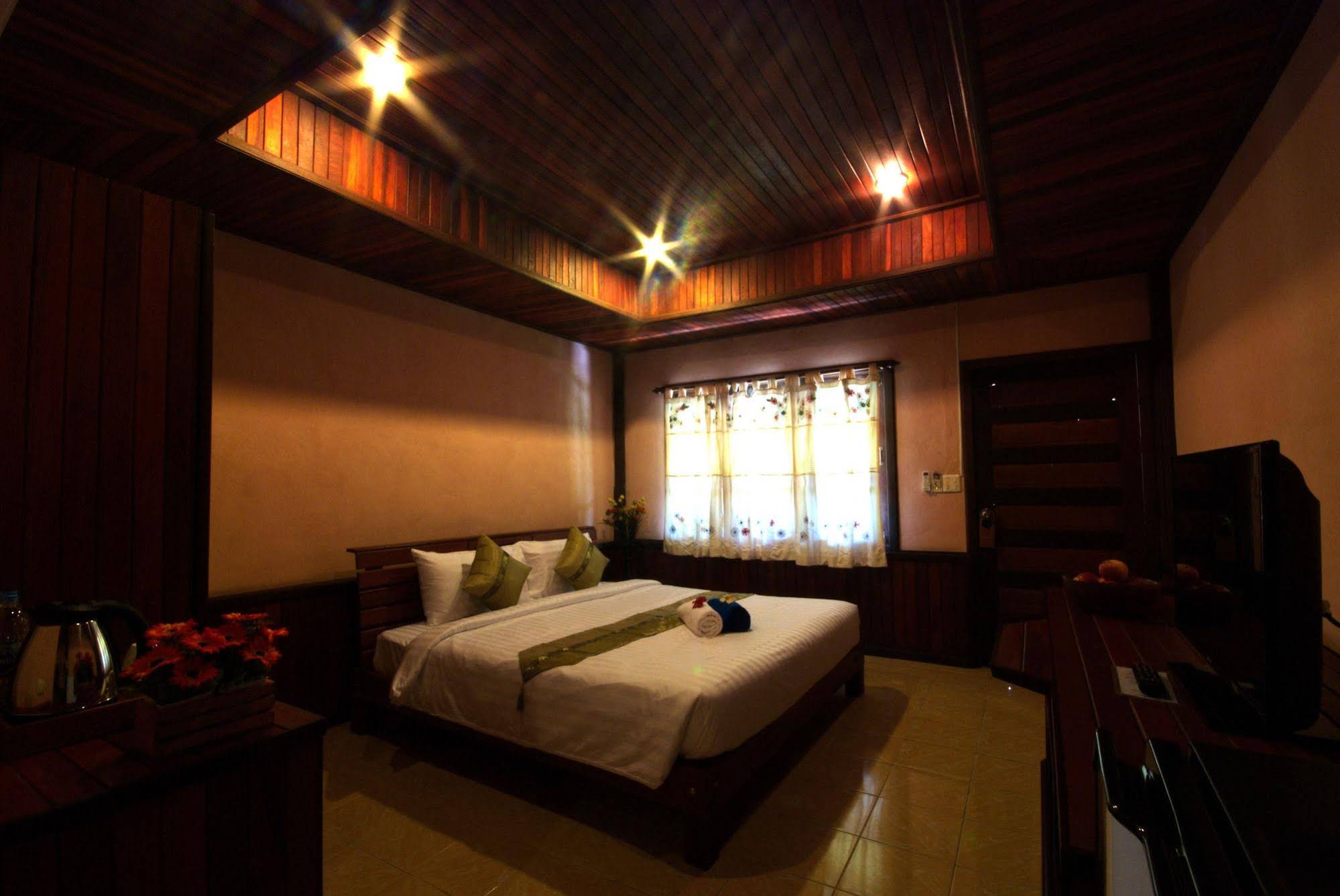 Sangsawan palace khaolak hotel