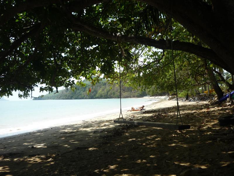 Pasai Beach Lodge