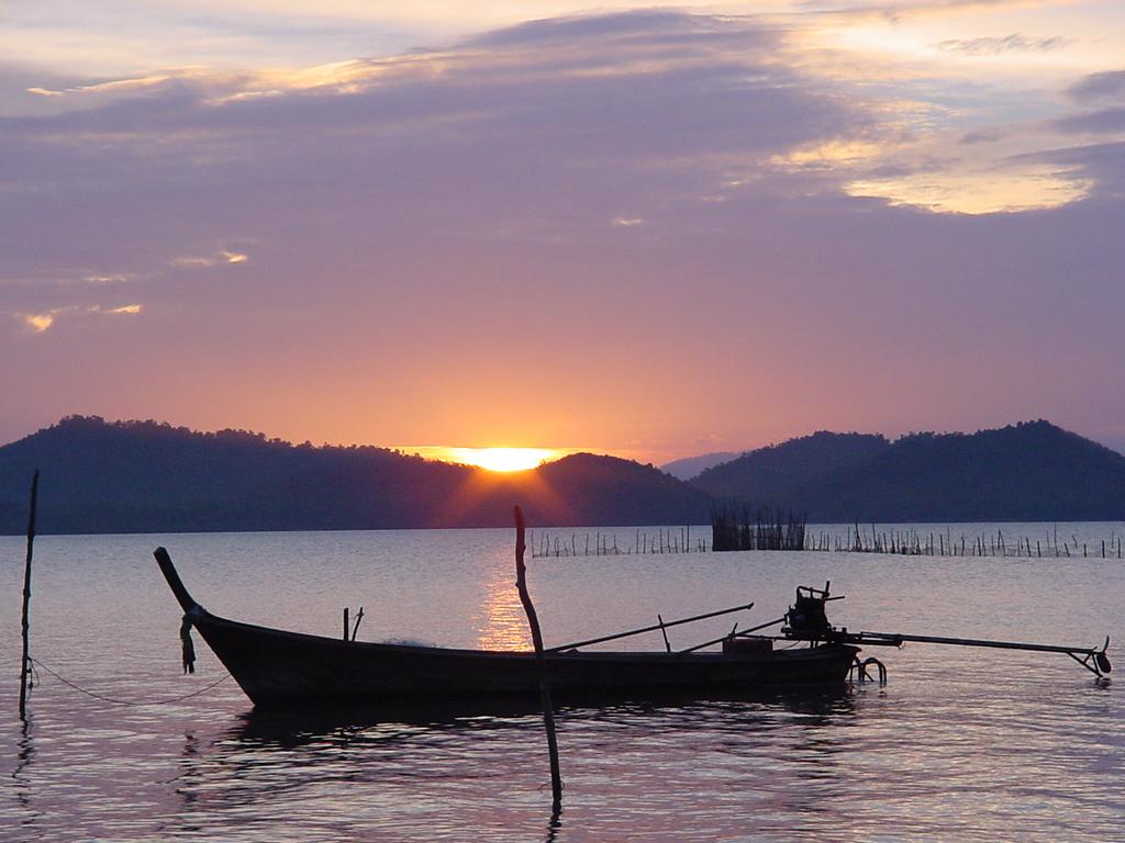 Pasai Beach Lodge
