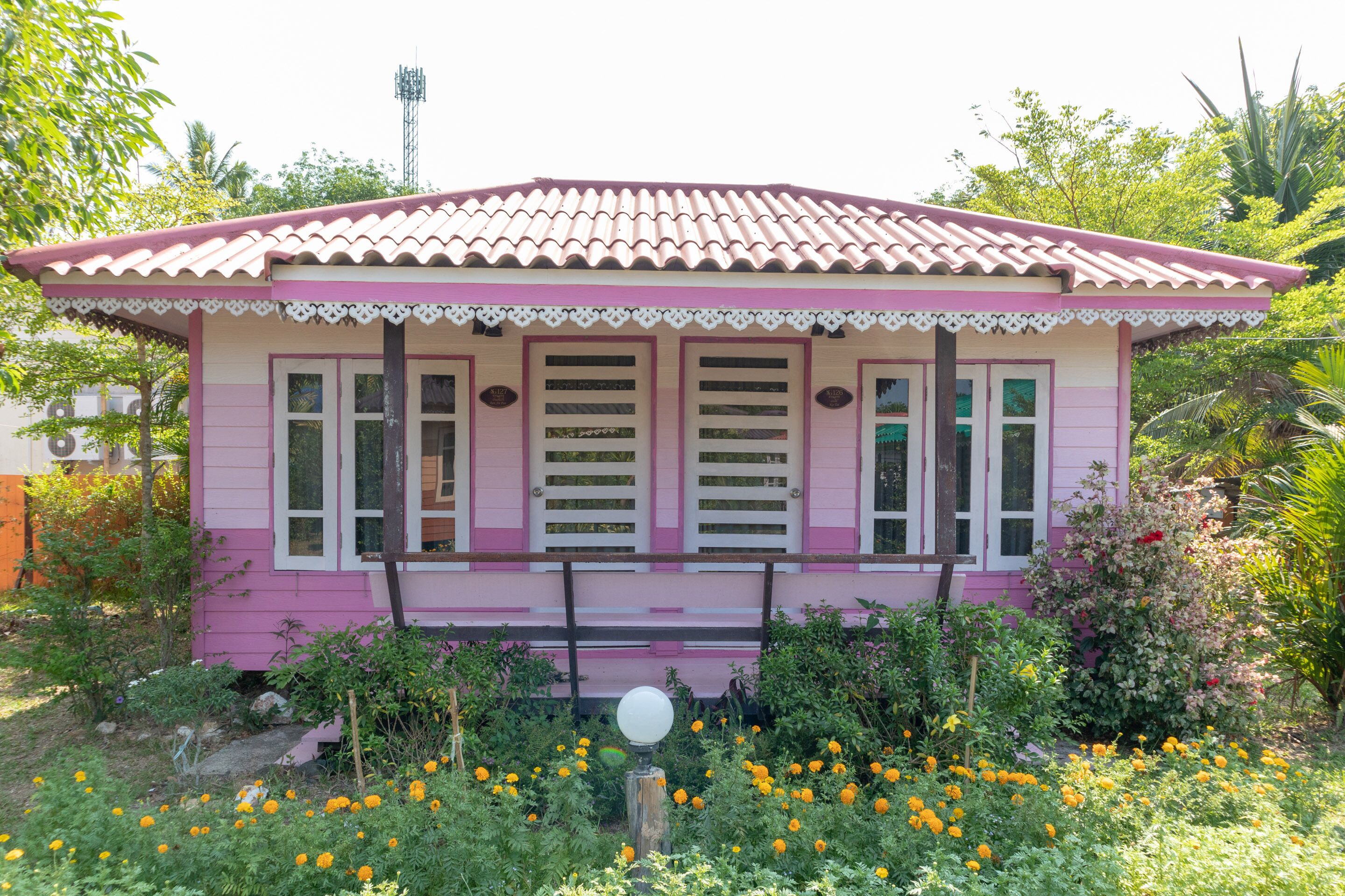 Sunglobe by OYO Rooms