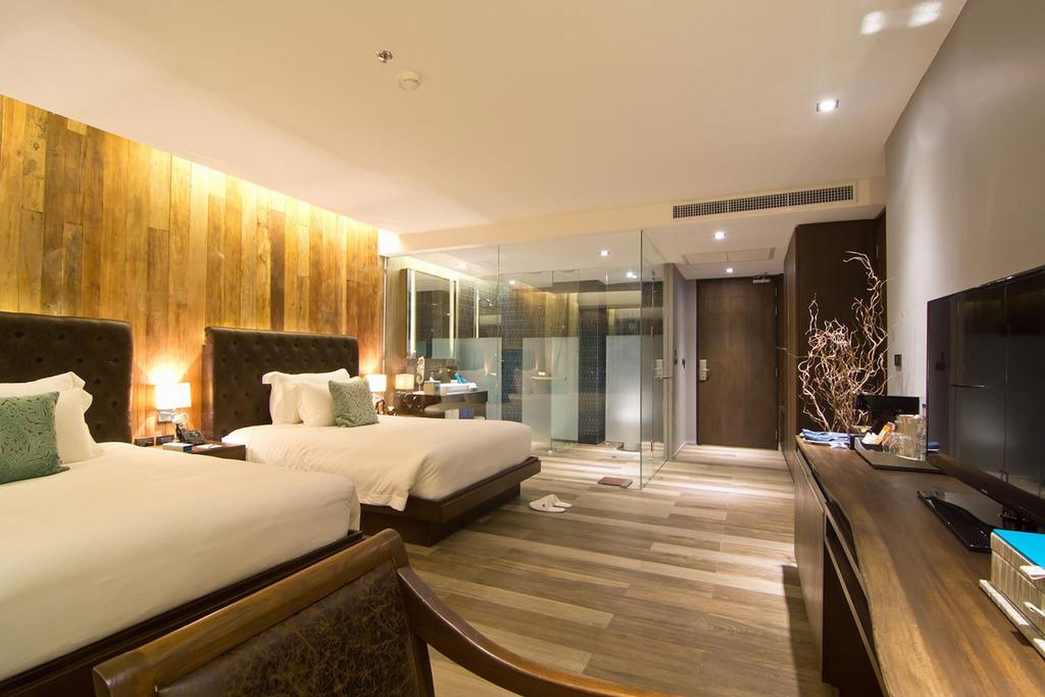 Le Coral Hideaway Beyond
