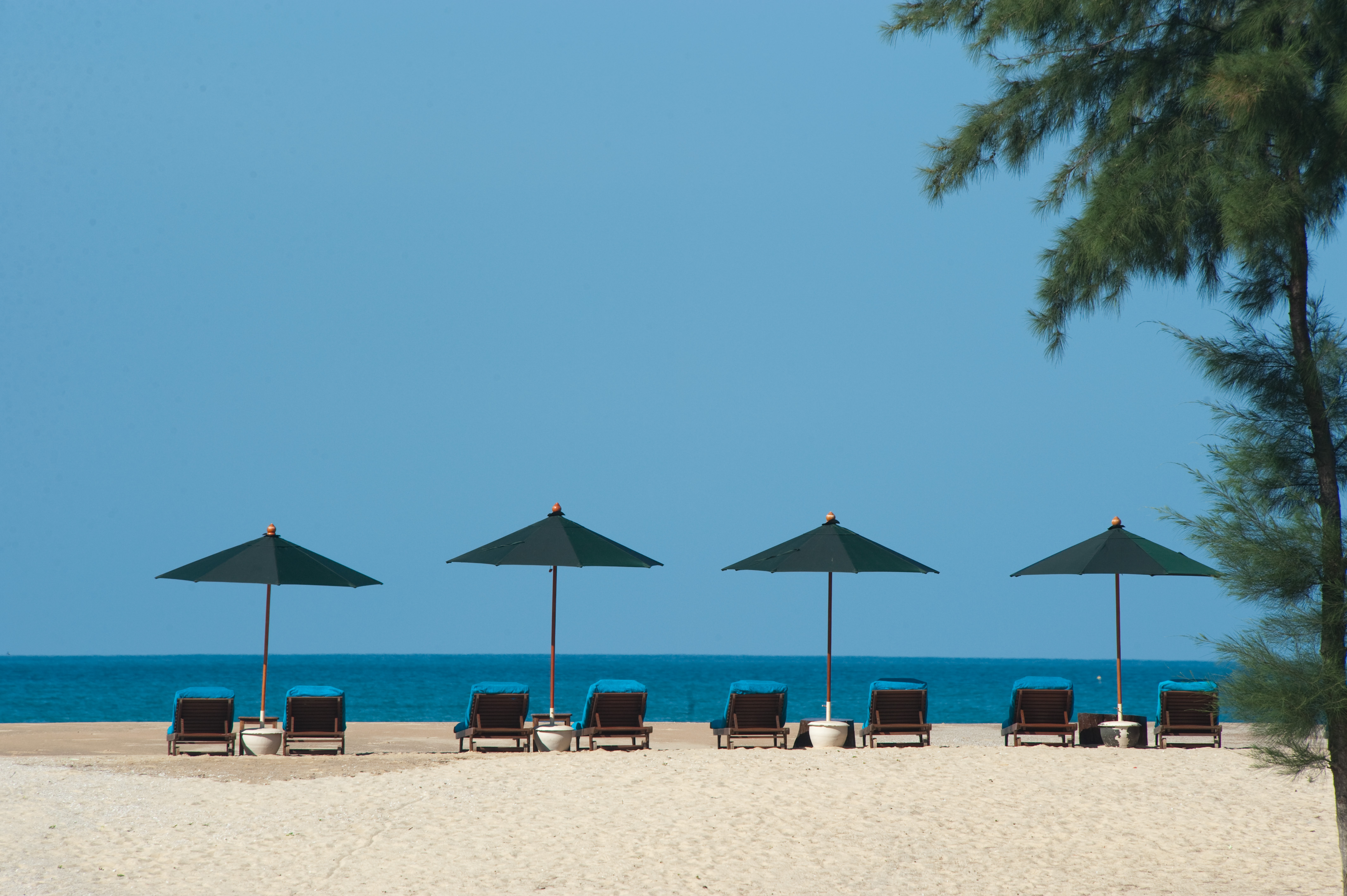 Wanakarn Beach Resort & Spa