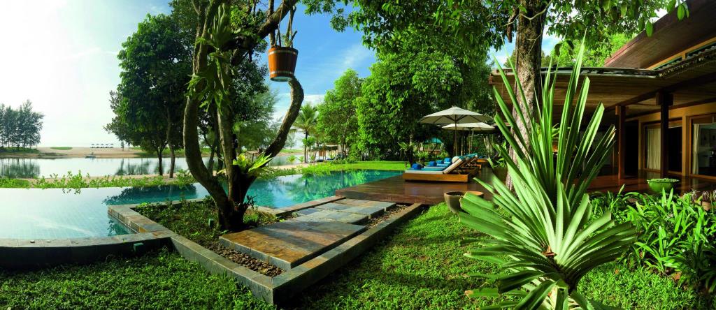 Wanakarn Beach Resort & Spa