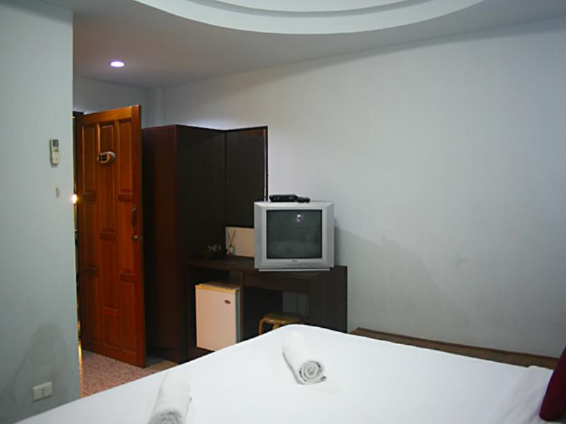 Khao Lak Traveller Lodge