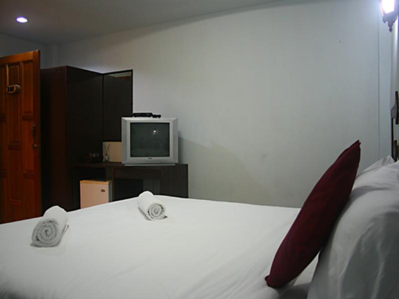 Khao Lak Traveller Lodge