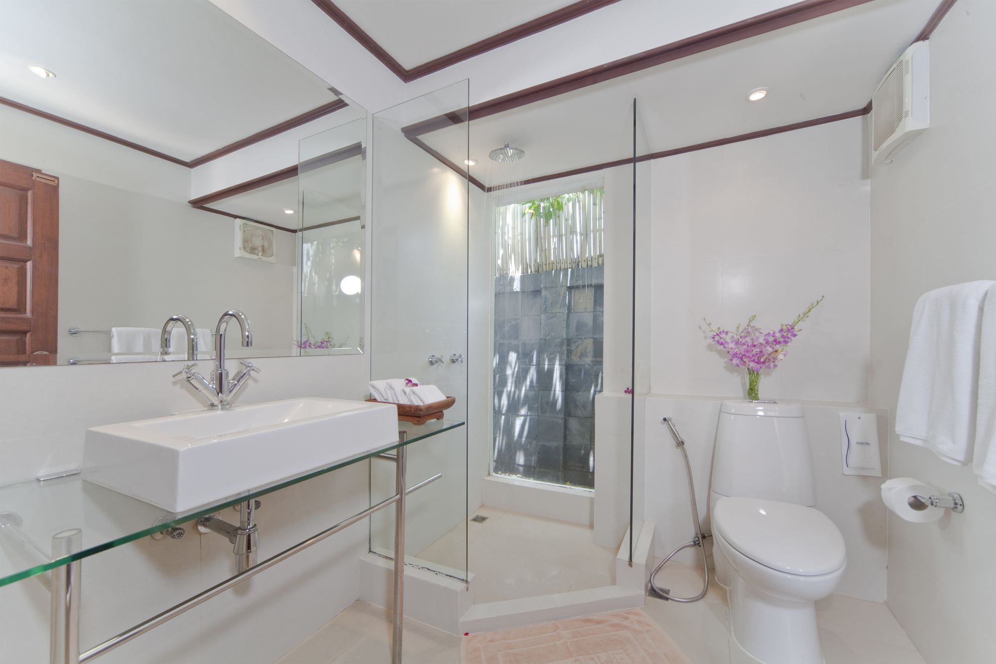 Bangrak Beachfront Villa
