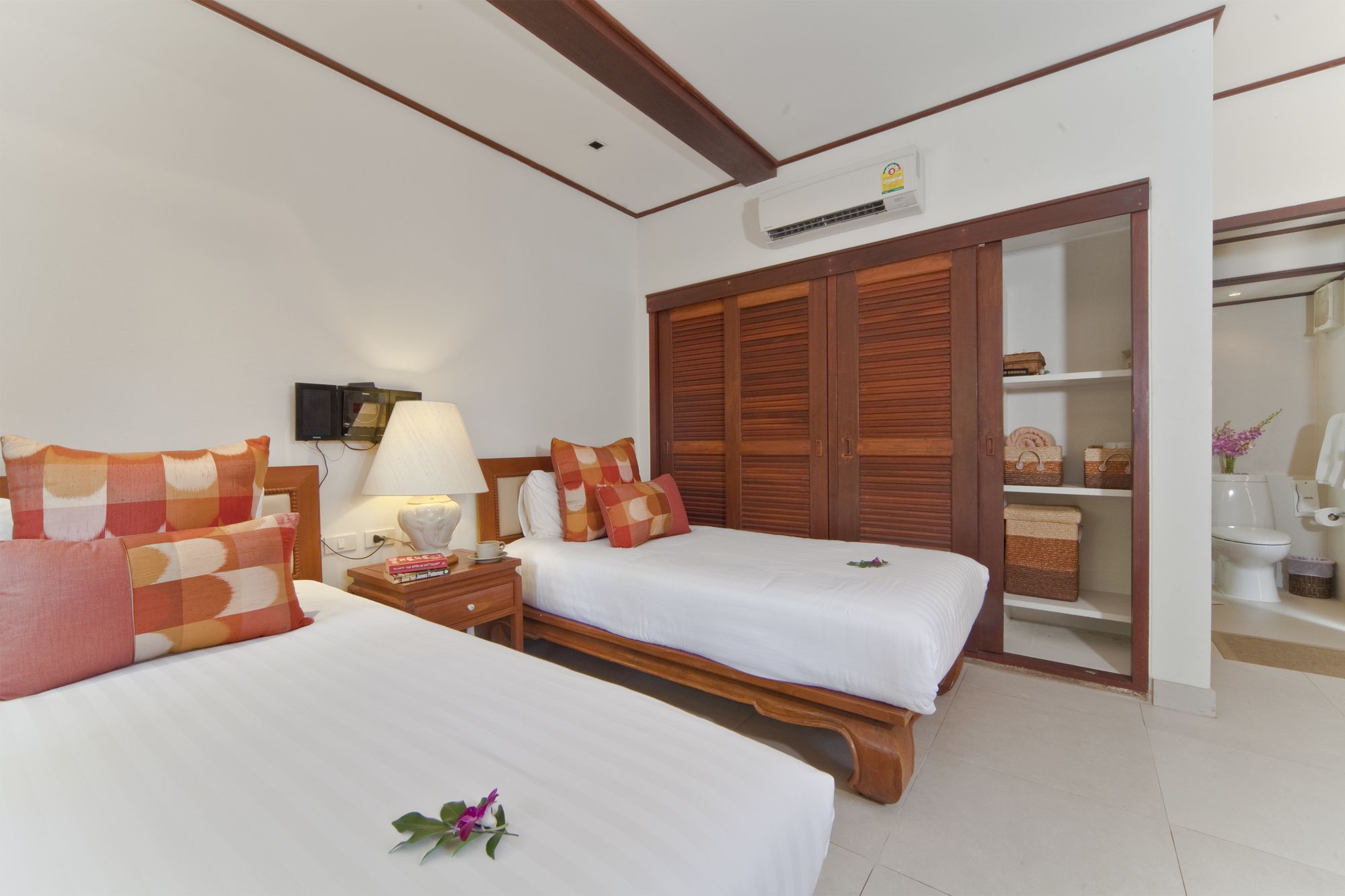 Bangrak Beachfront Villa