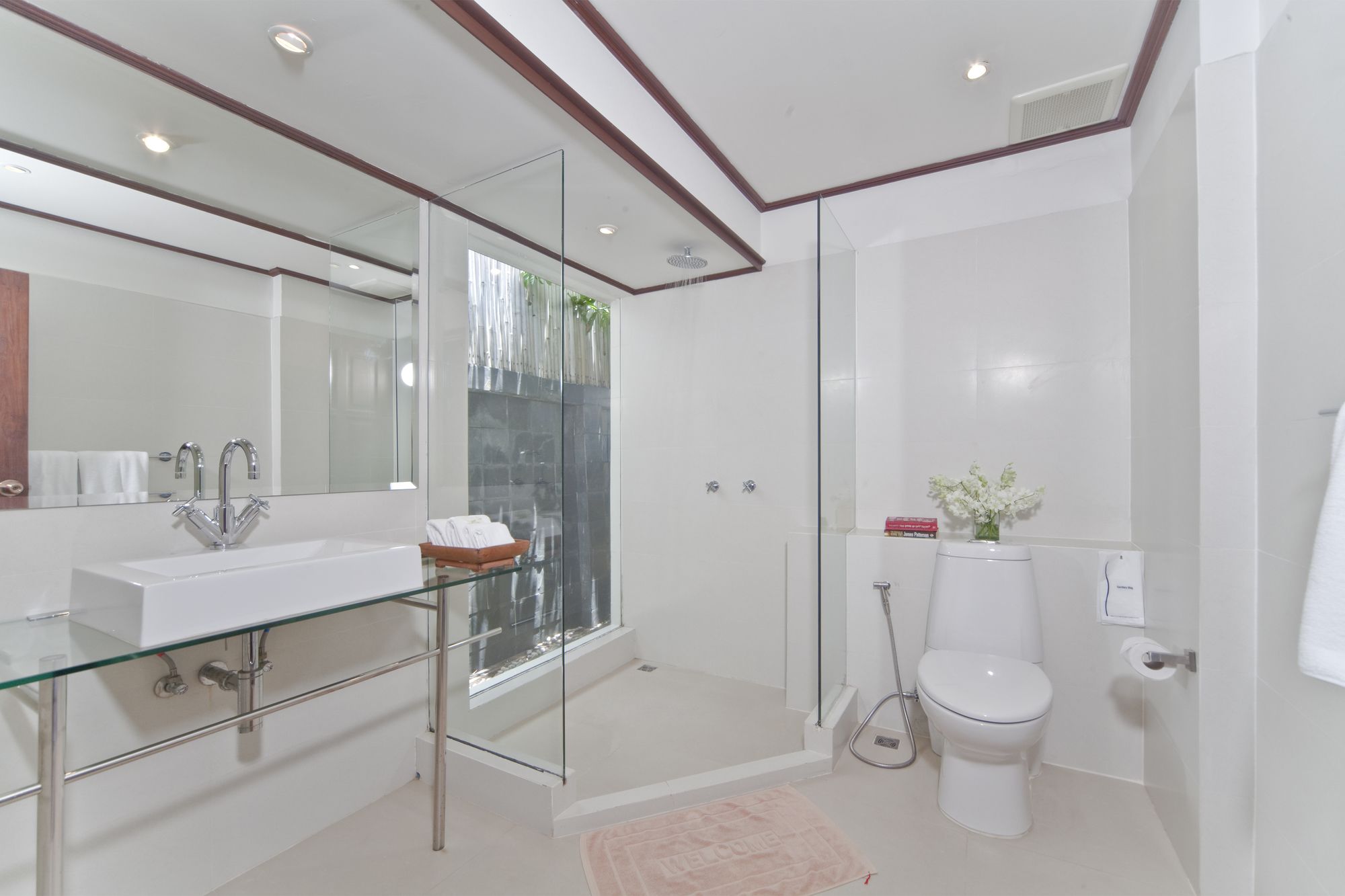 Bangrak Beachfront Villa