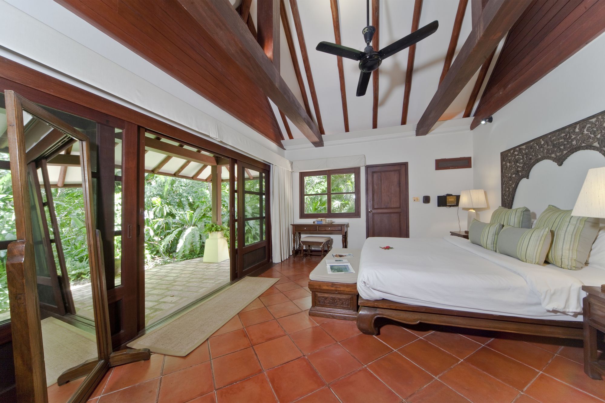 Bangrak Beachfront Villa