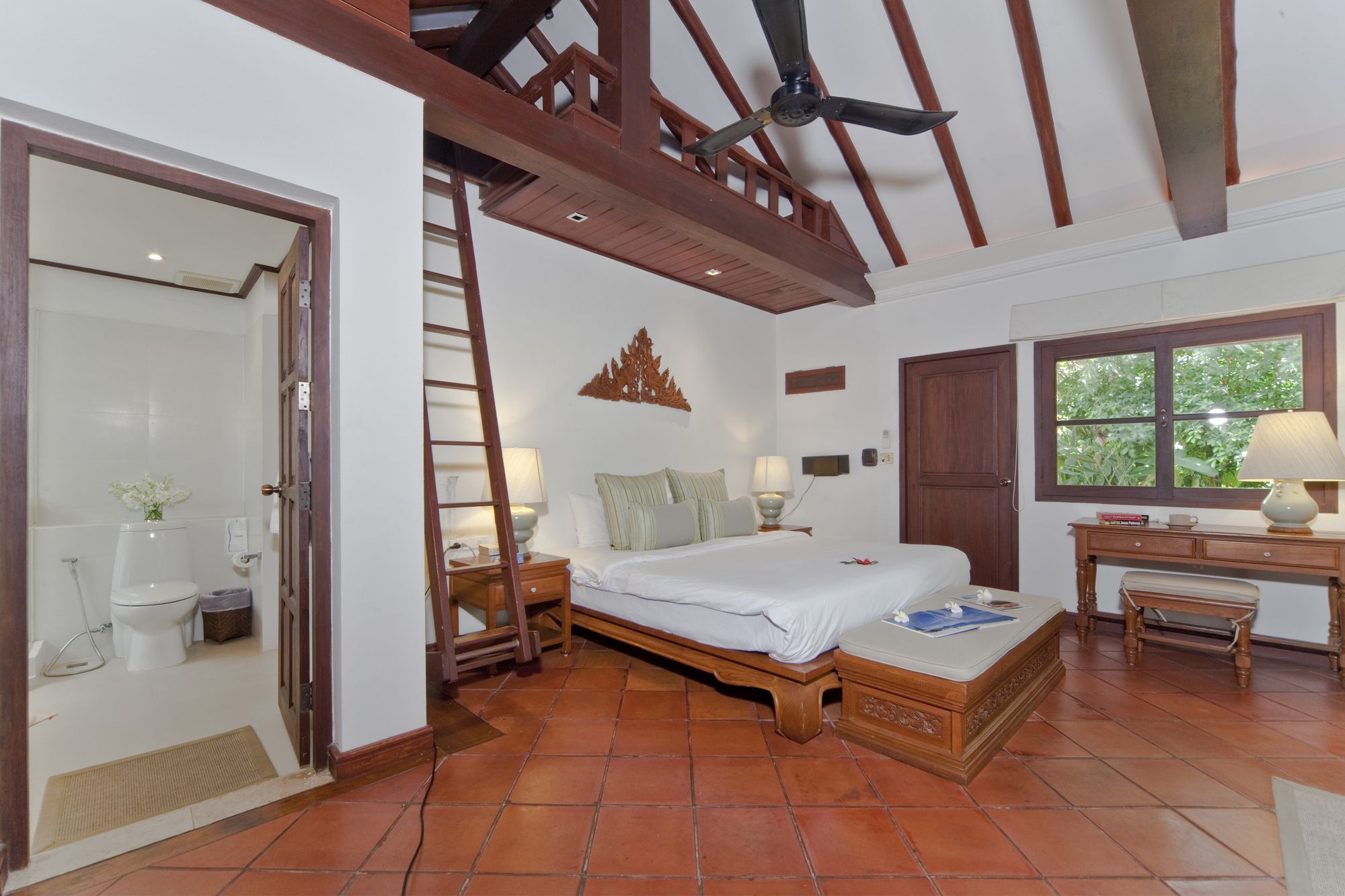Bangrak Beachfront Villa