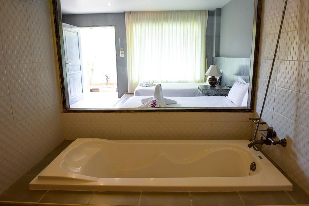 Chaweng Palace Hotel