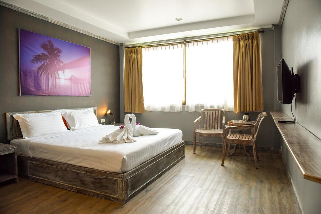 Chaweng Palace Hotel