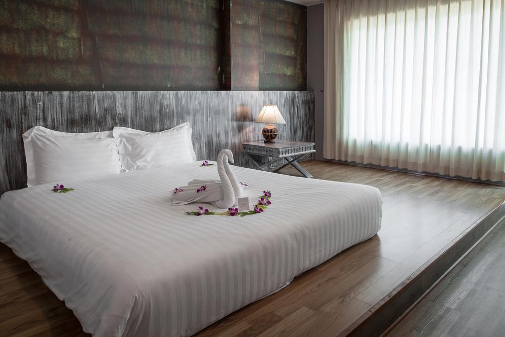 Chaweng Palace Hotel