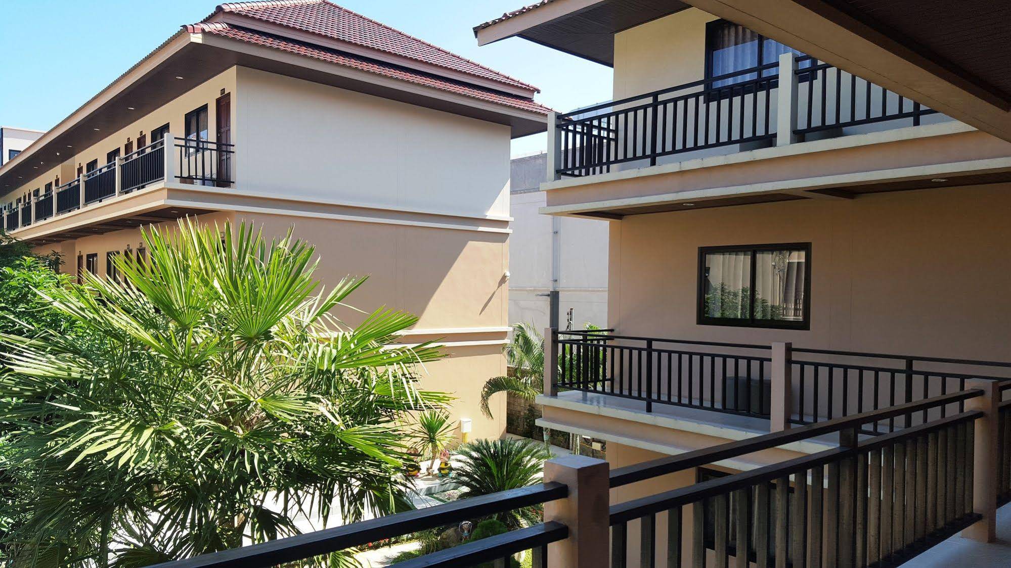 Panupong Hotel
