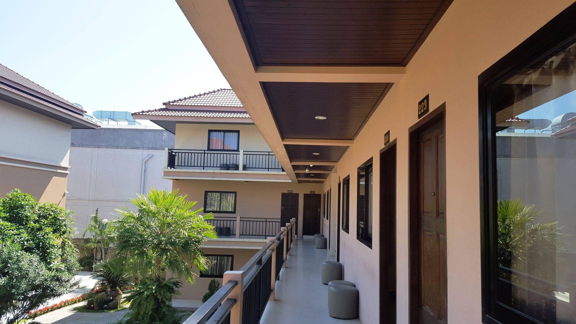 Panupong Hotel