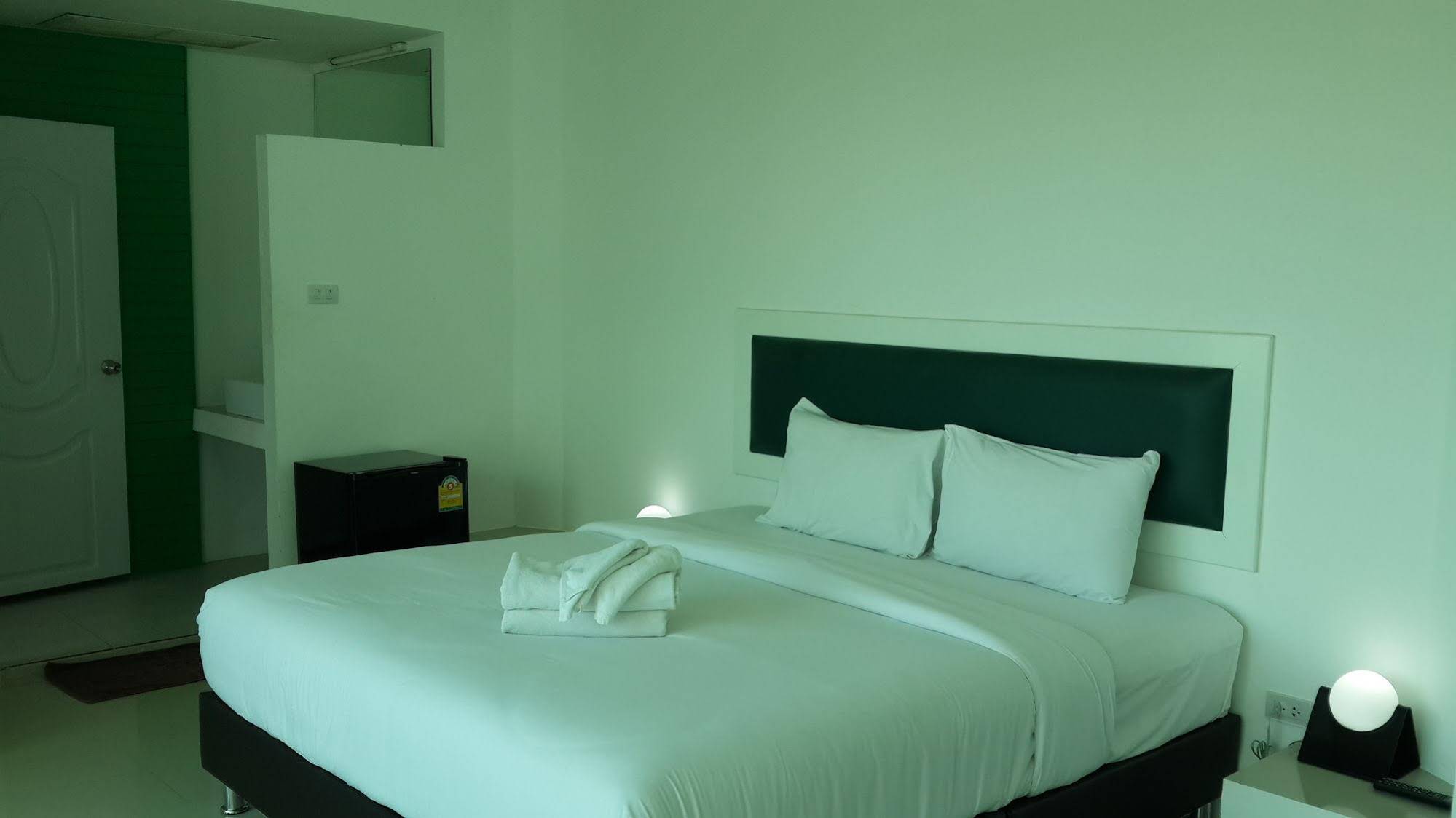 Khun Chaweng Resort