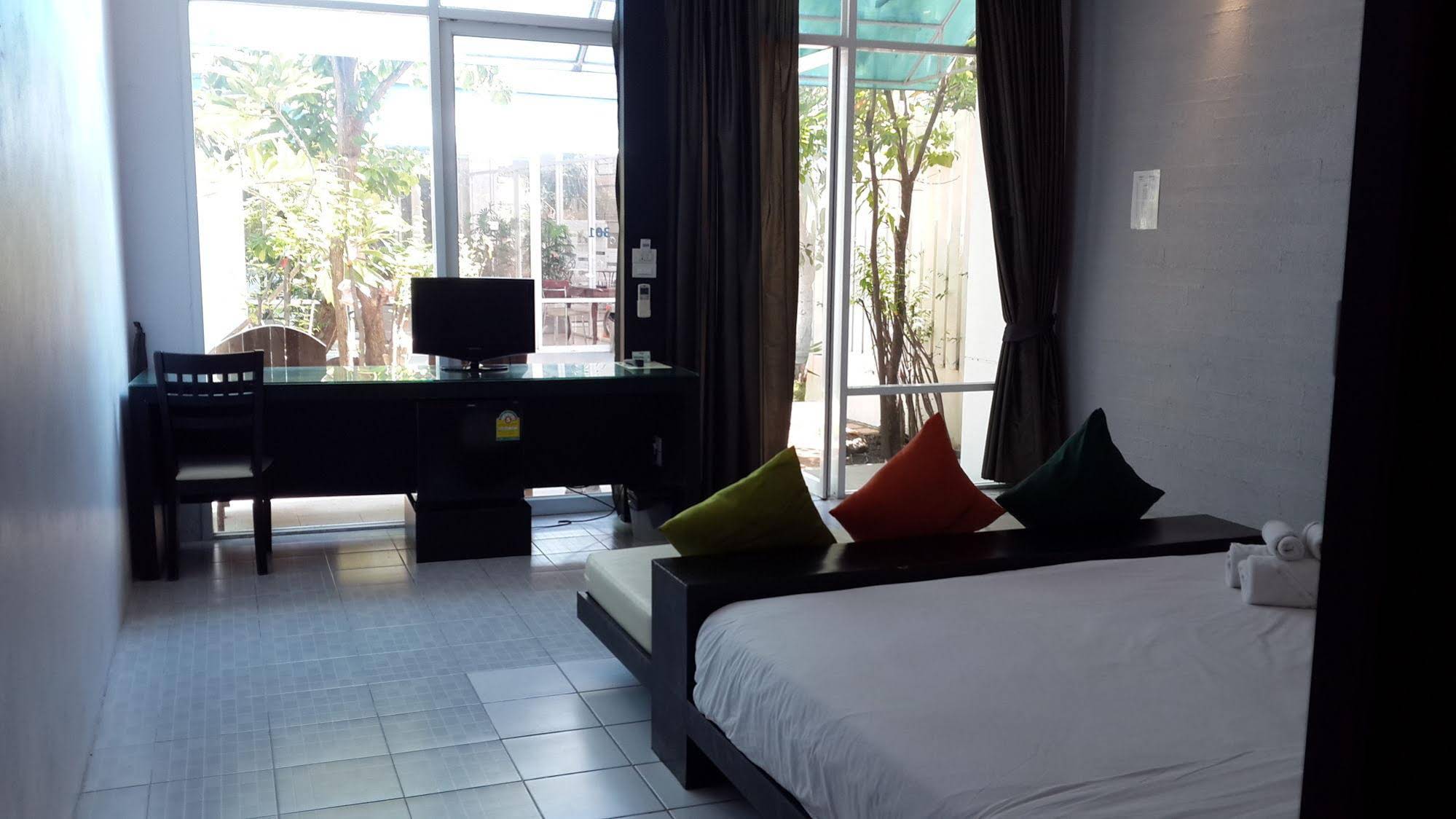 Khun Chaweng Resort