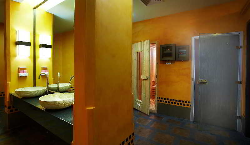 Nora Buri Resort & Spa
