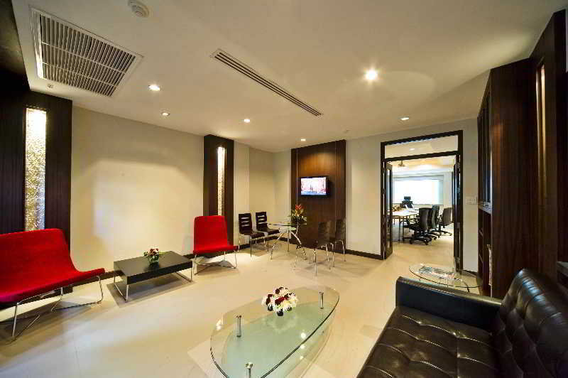 Sareeraya Villas & Suites