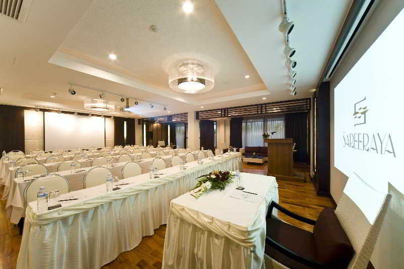 Sareeraya Villas & Suites