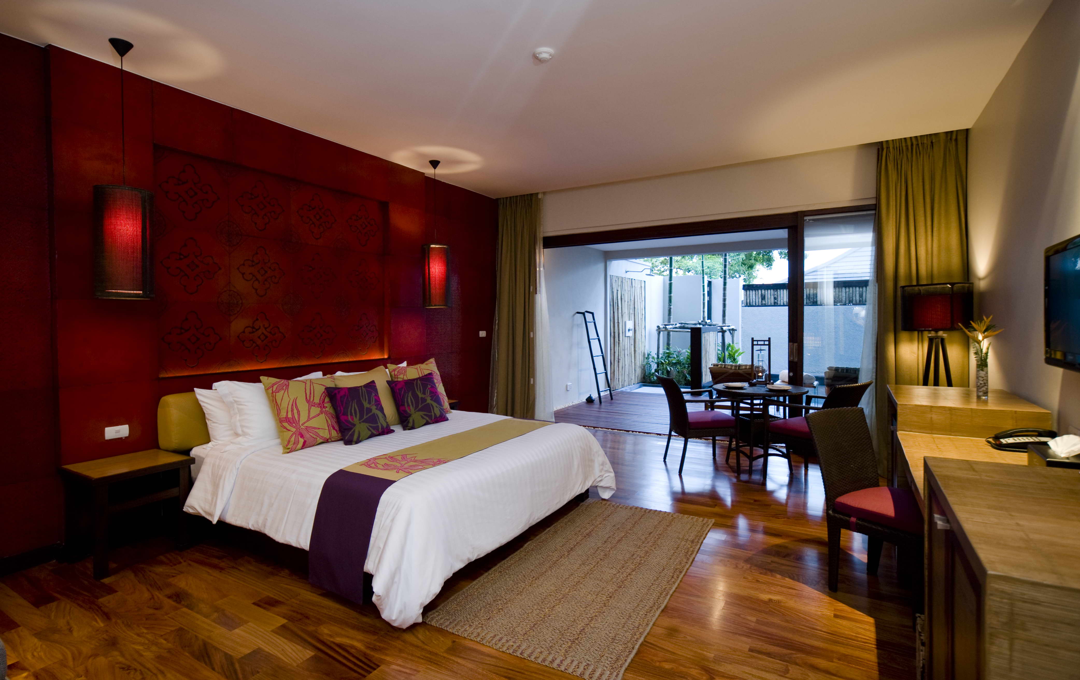 Sareeraya Villas & Suites