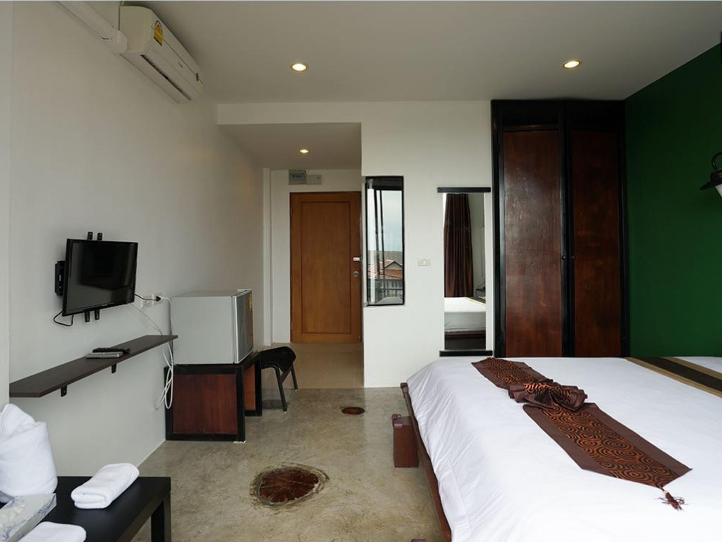 Raya Boutique Hotel