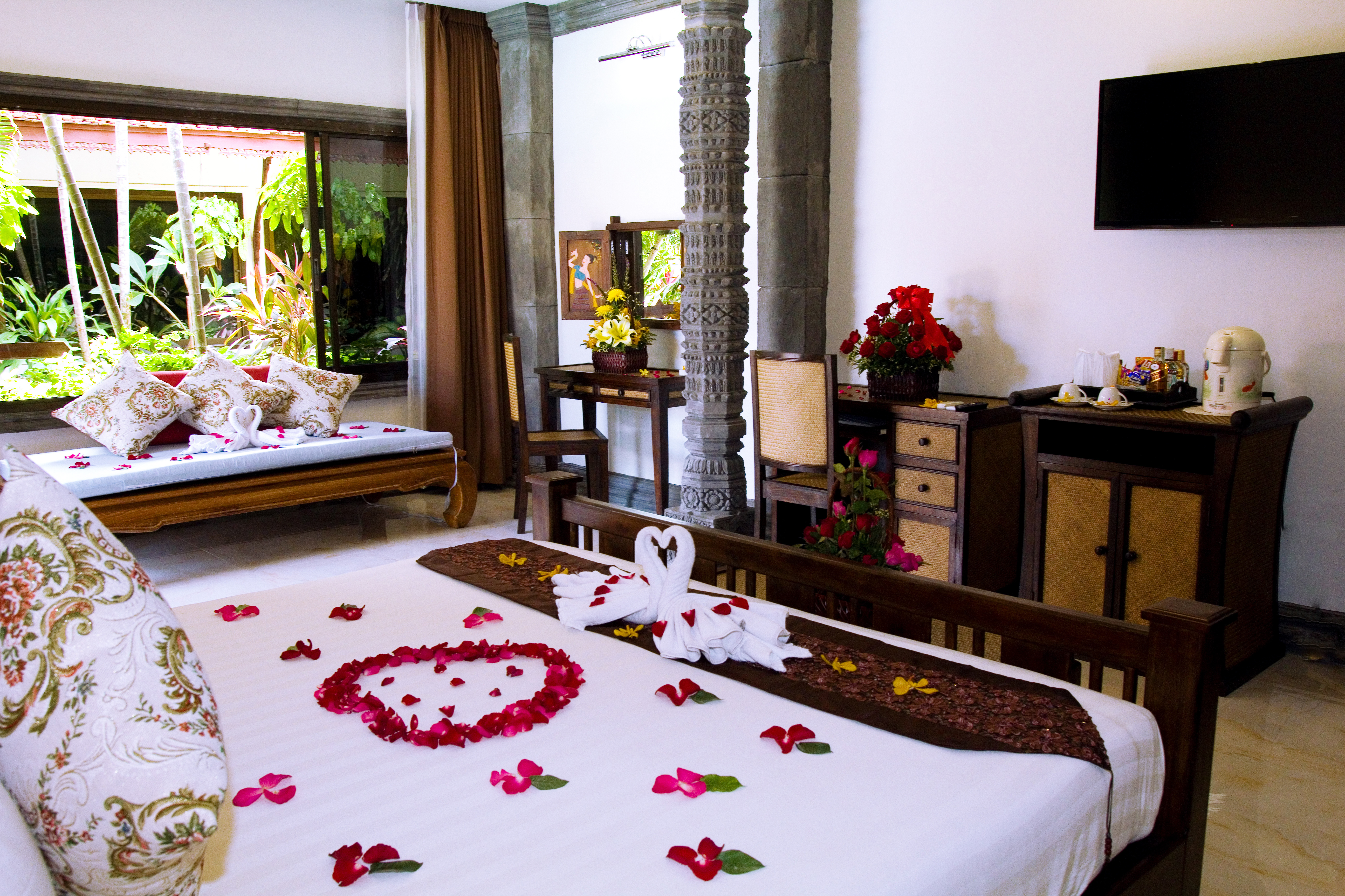 White House Beach Resort & Spa