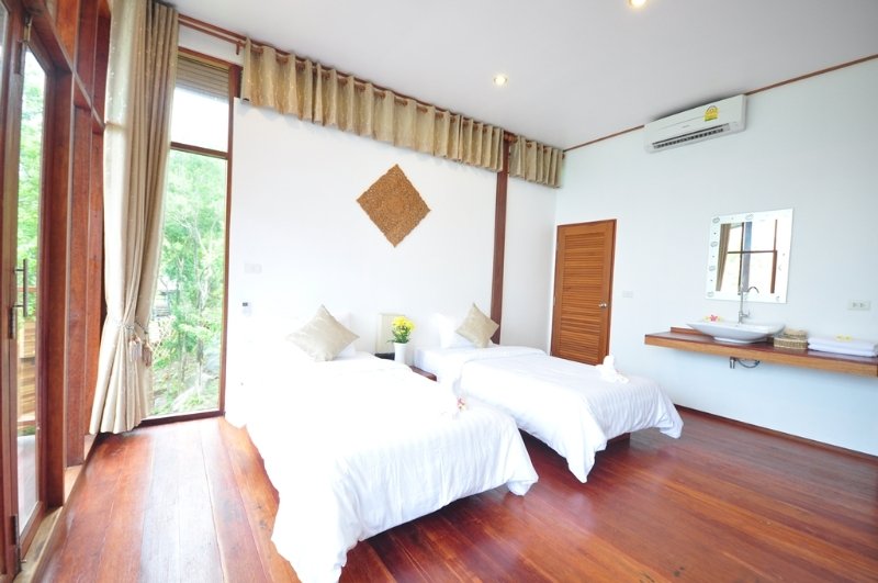 AmaresA Resort & Skybar