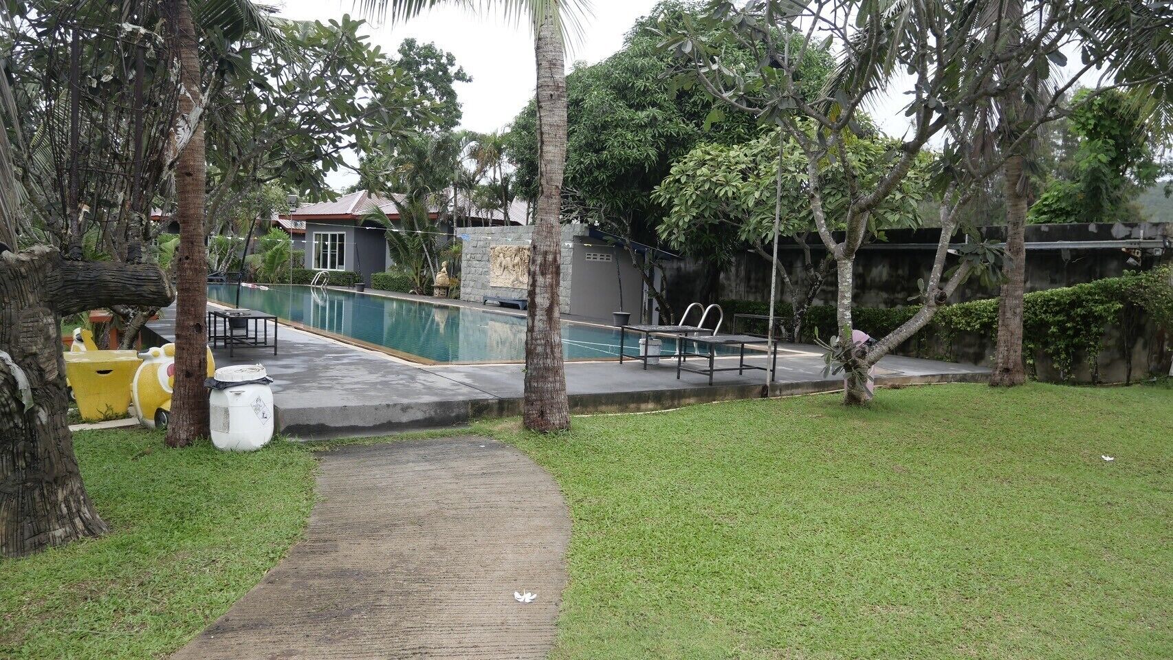 Airport Garden Resort