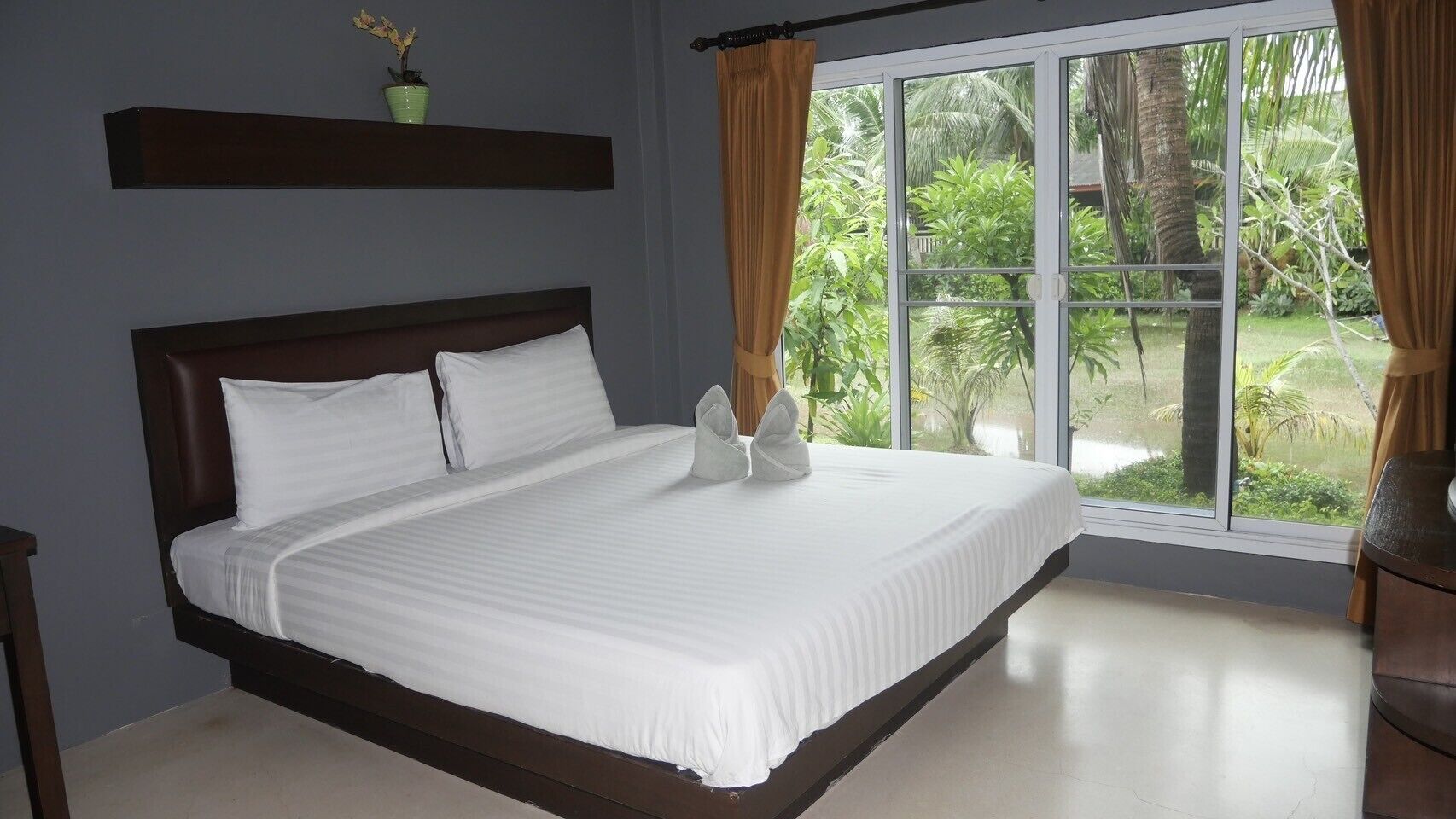 Airport Garden Resort