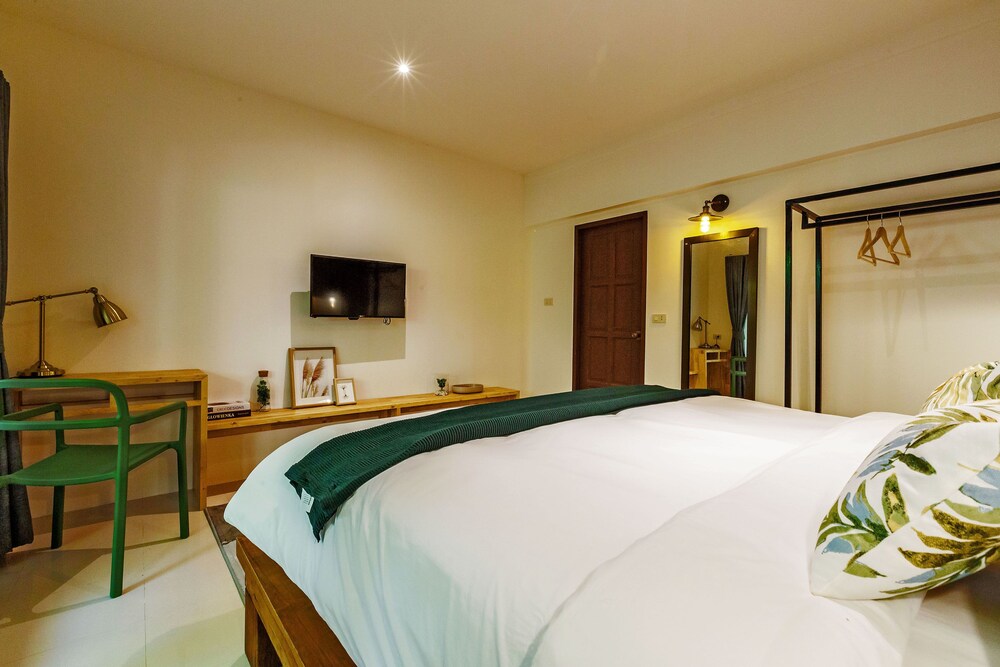 Baan Kao Hua Jook Pool Villas & Resort