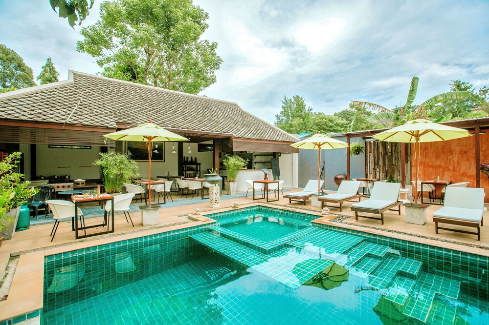 Baan Kao Hua Jook Pool Villas & Resort