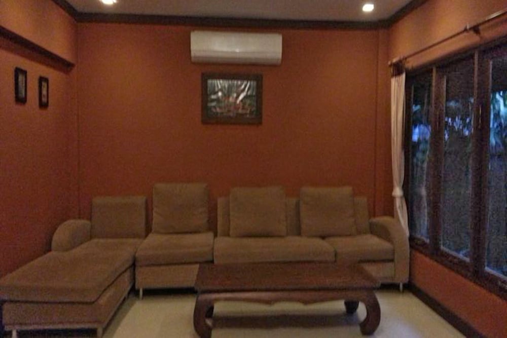 Baan Kao Hua Jook Pool Villas & Resort