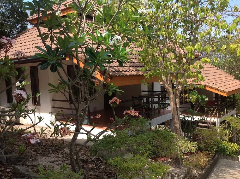 Baan Leelawadee