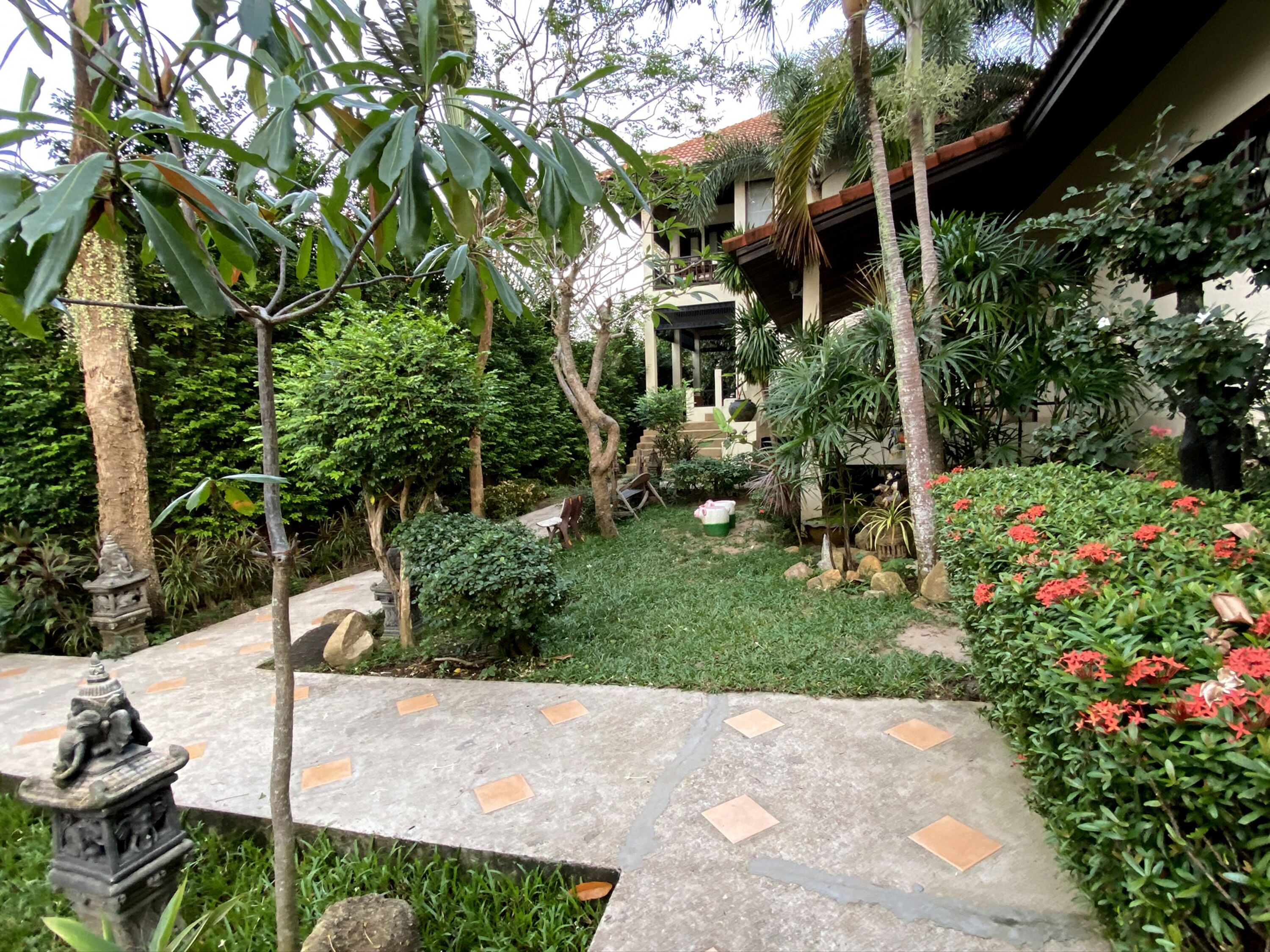 Baan Poon Baan Sabai