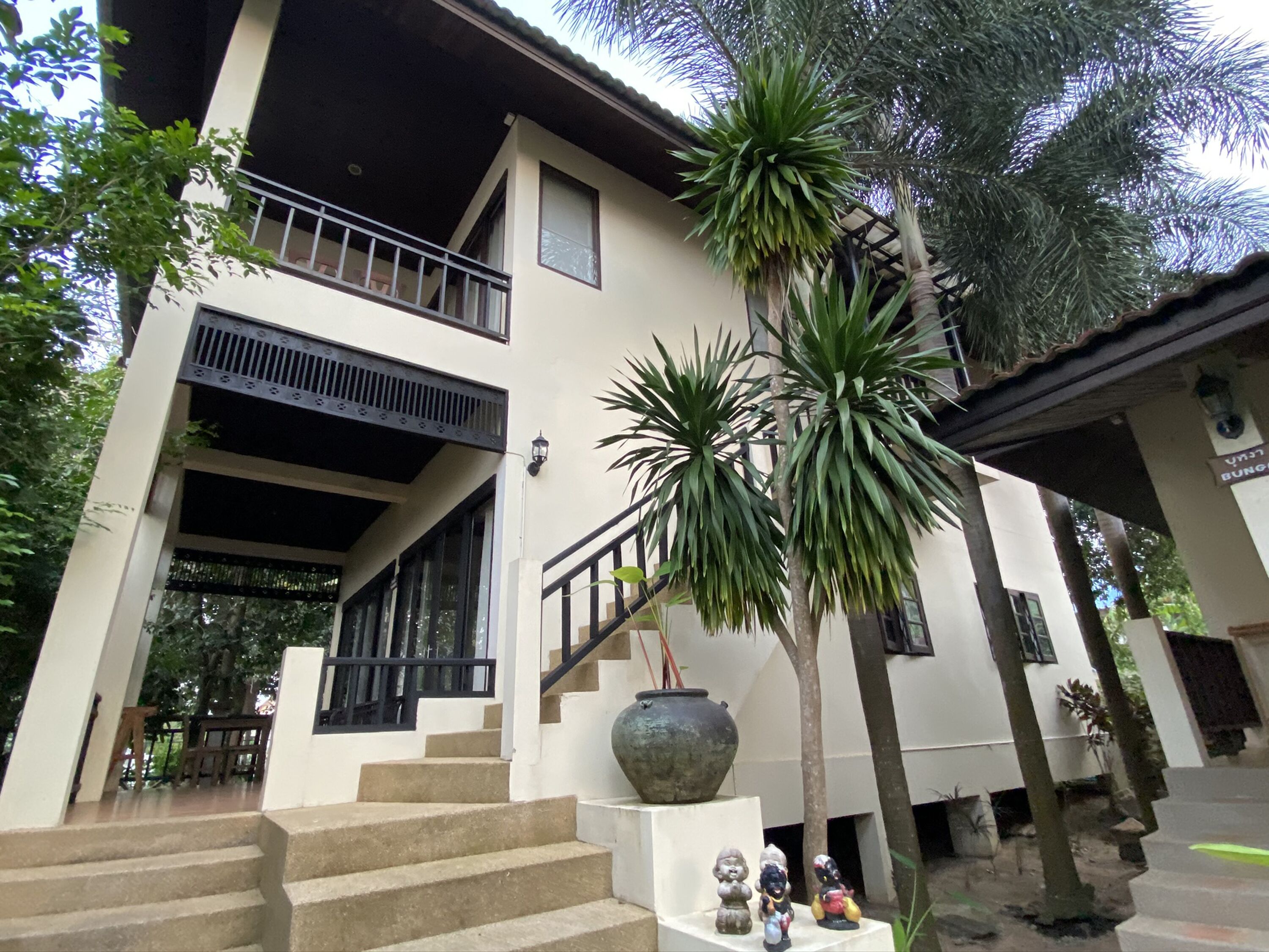 Baan Poon Baan Sabai