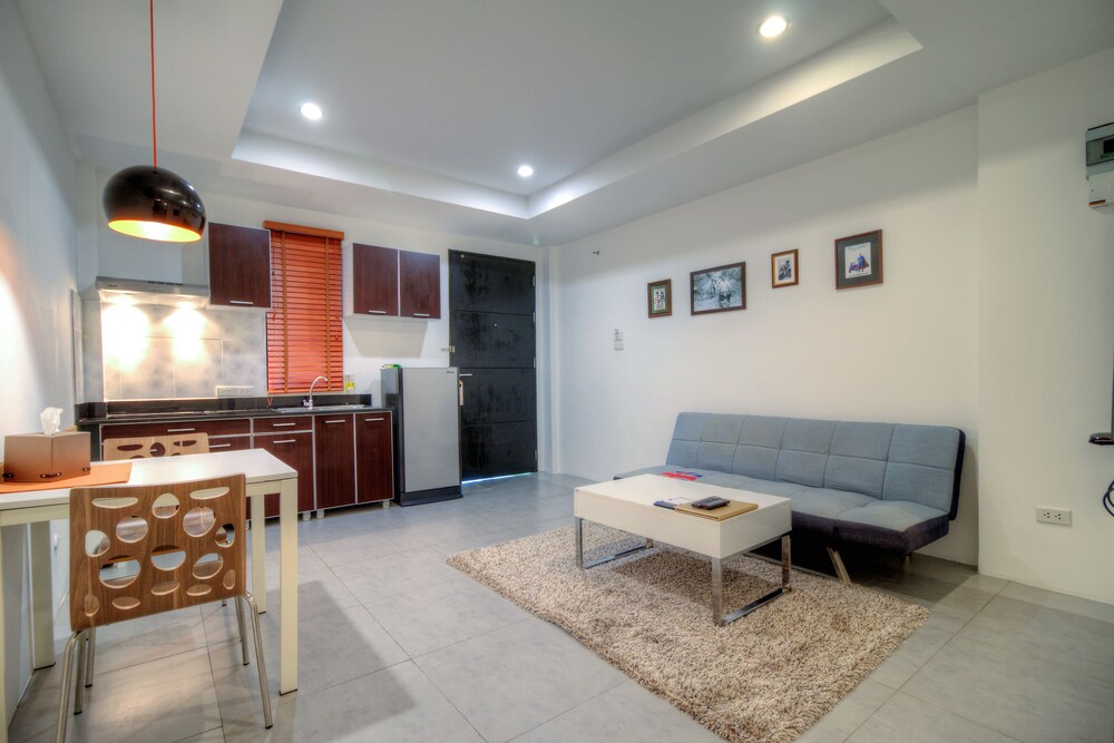 Baan Rawee Apartments