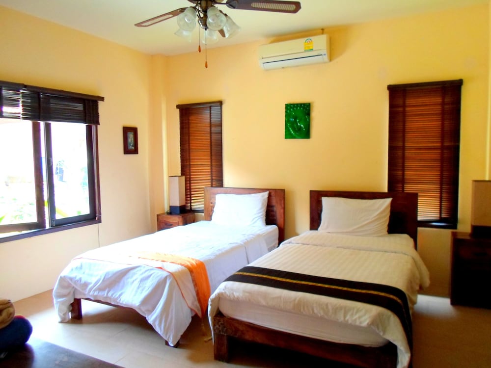 Baan Tropicana