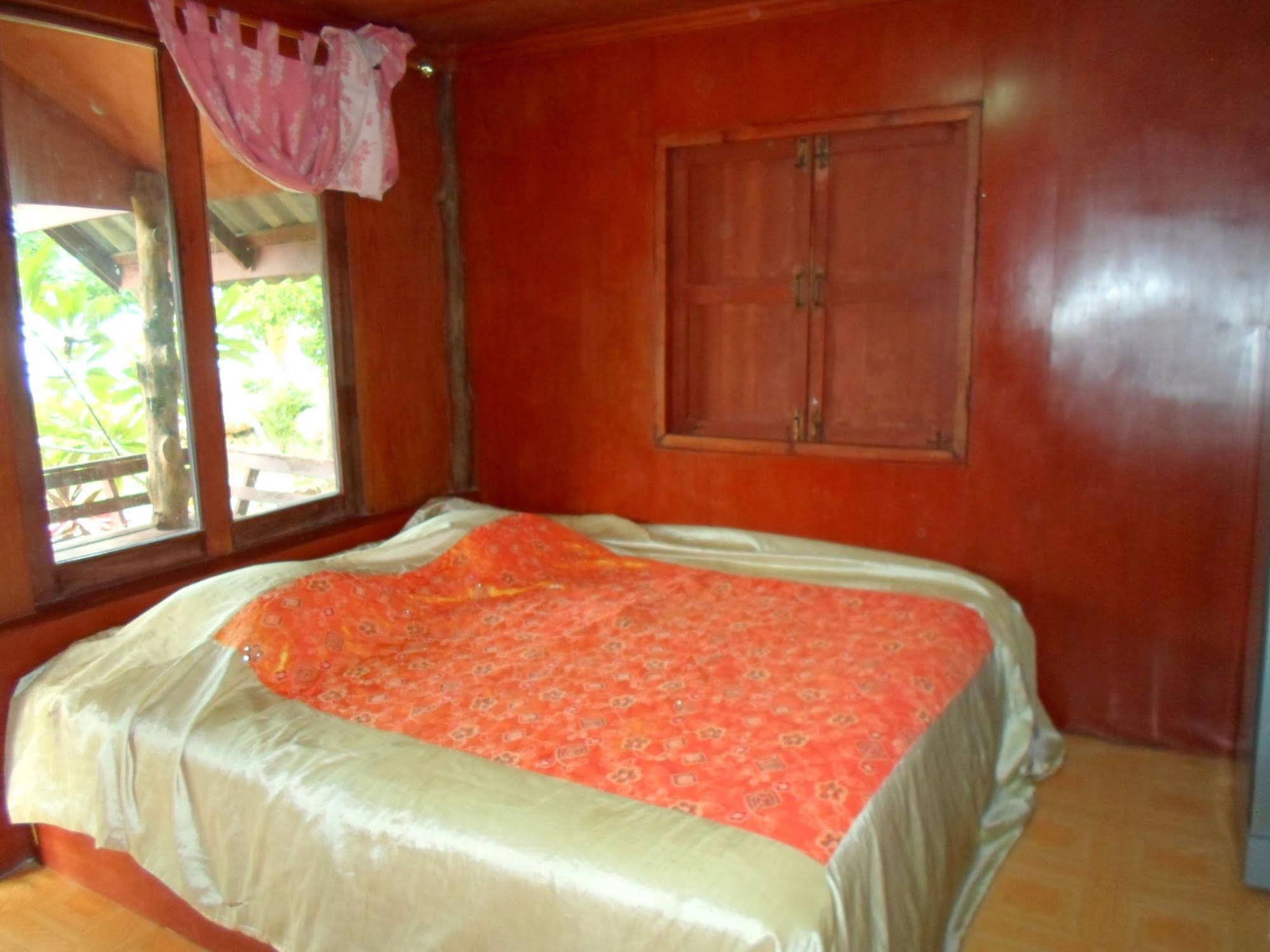 Bangrak Bungalow