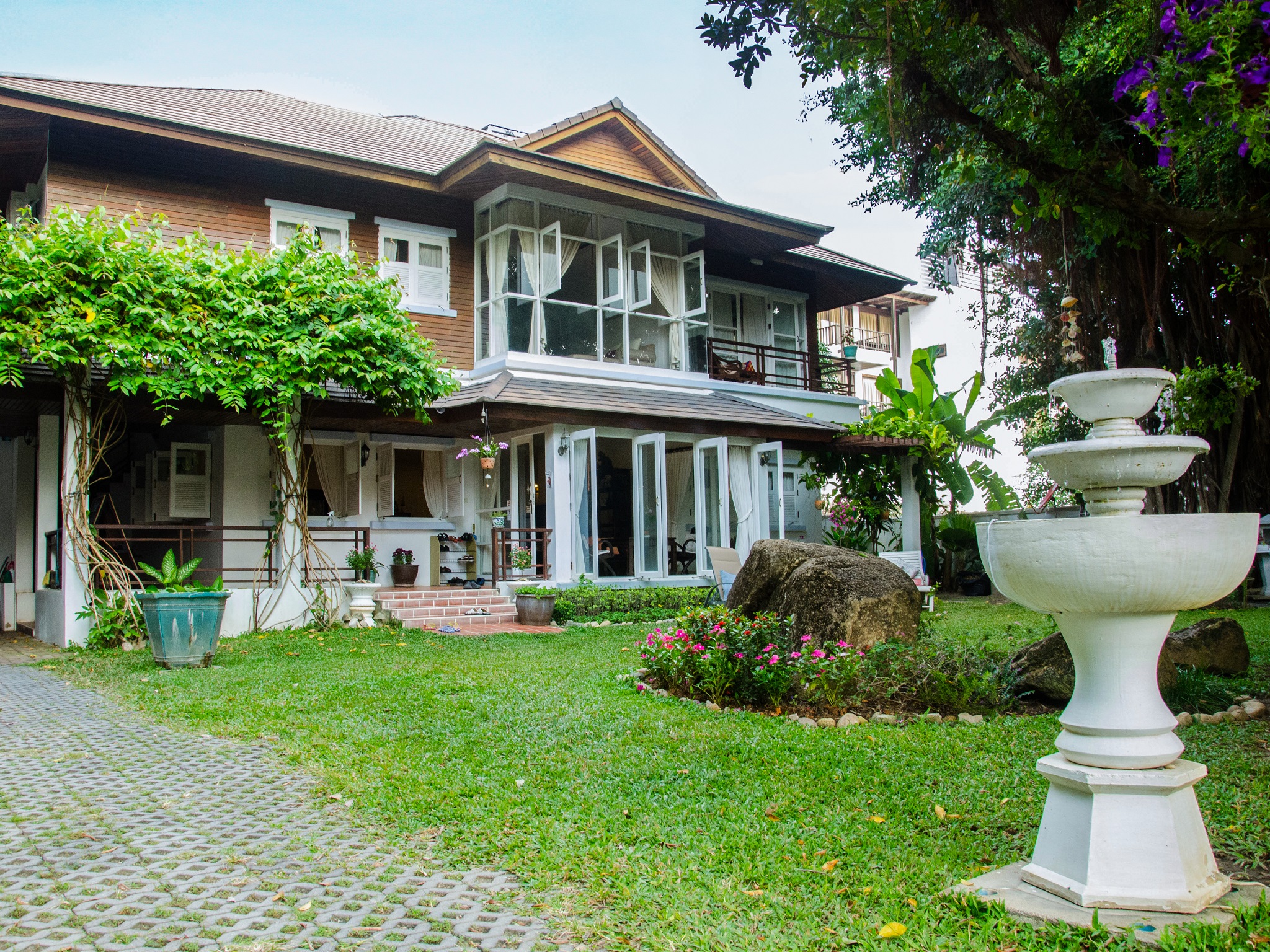 Banyan House Samui Bed and Breakfast