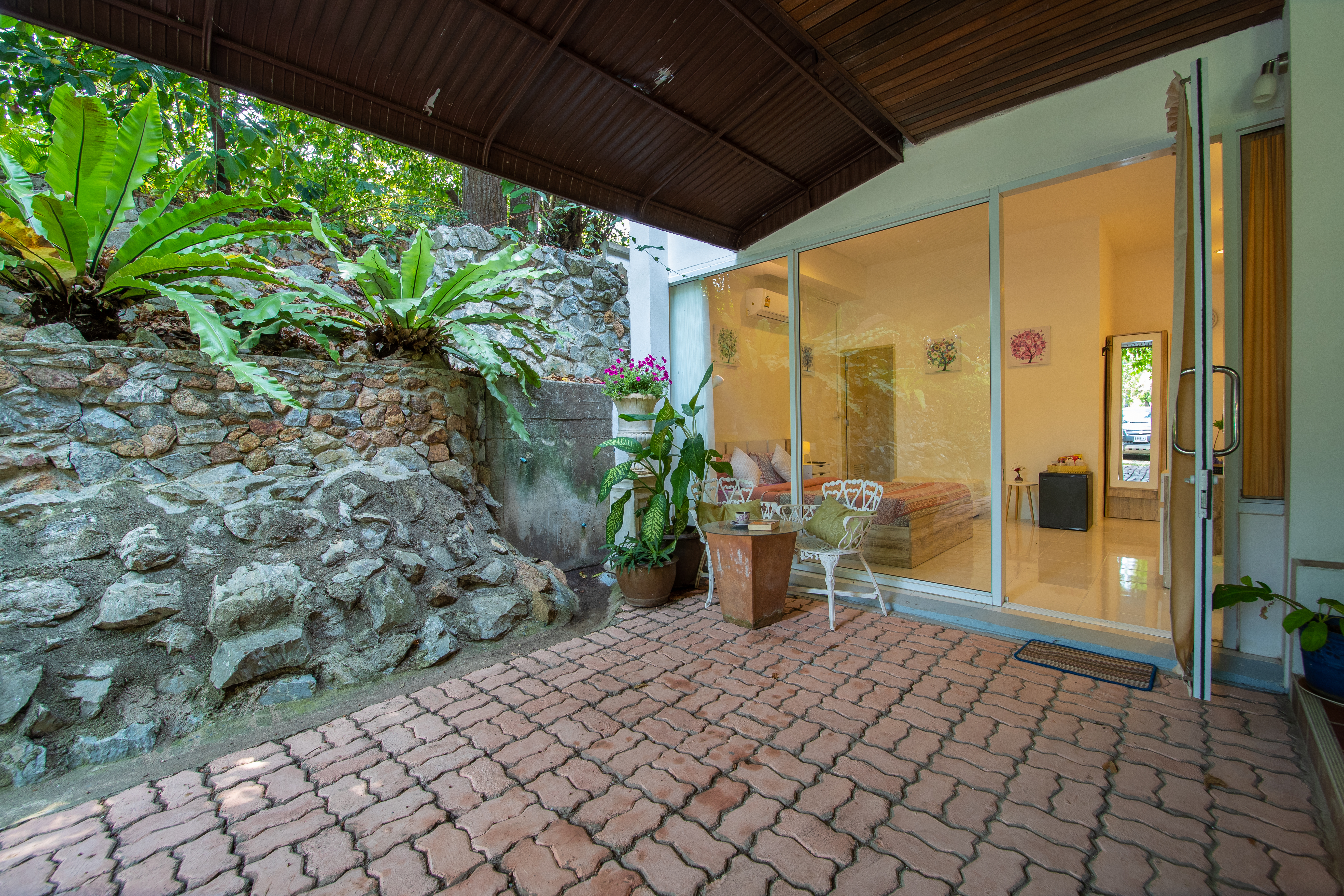 Banyan House Samui Bed and Breakfast