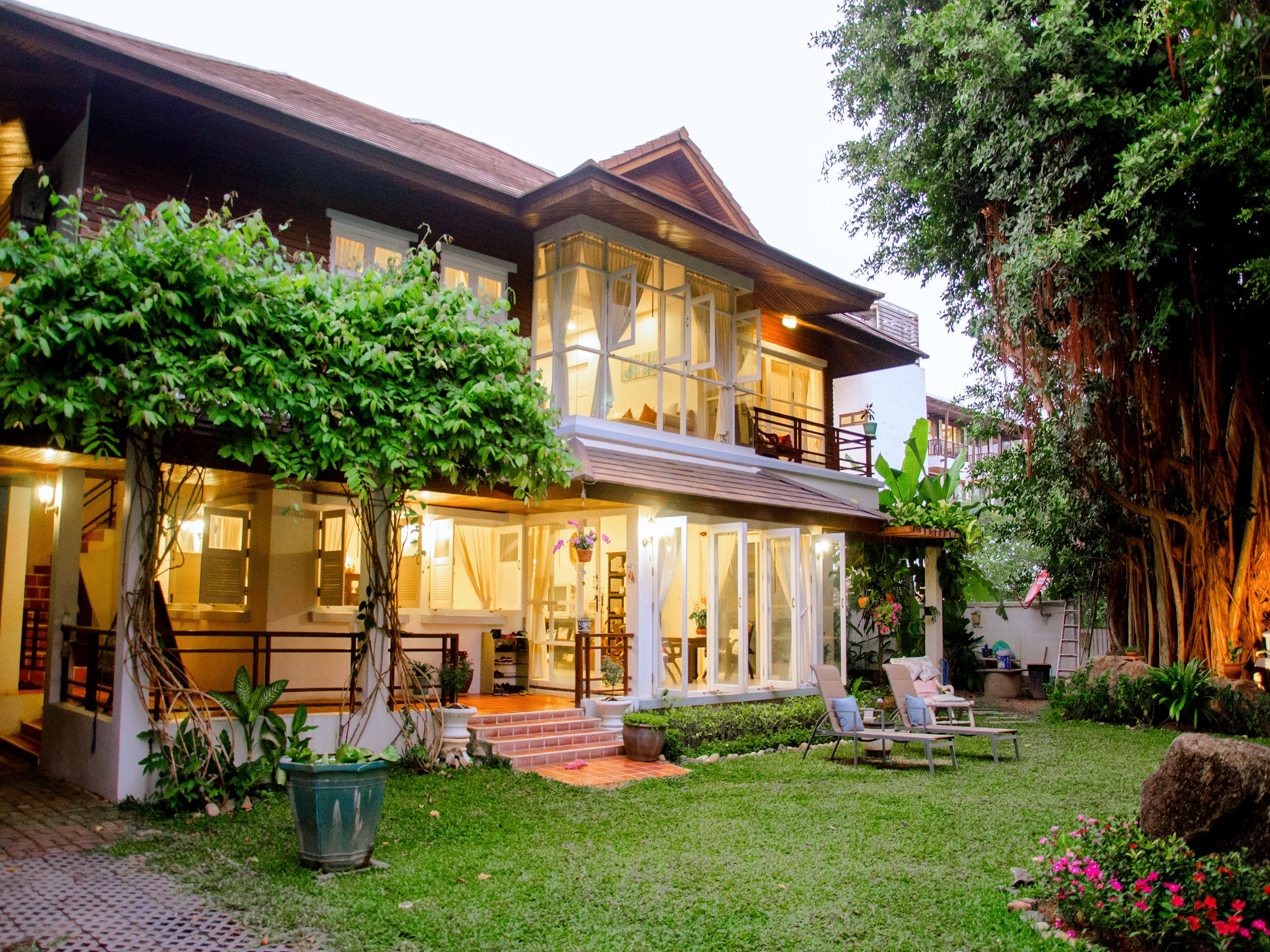 Banyan House Samui Bed and Breakfast