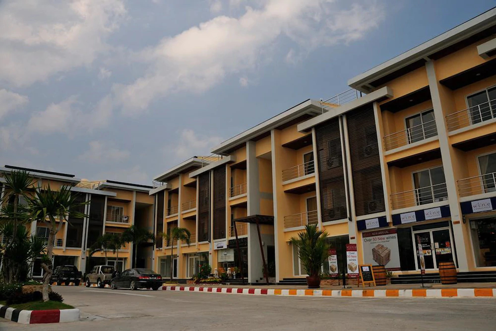 Boonjumnong Modern Apartment