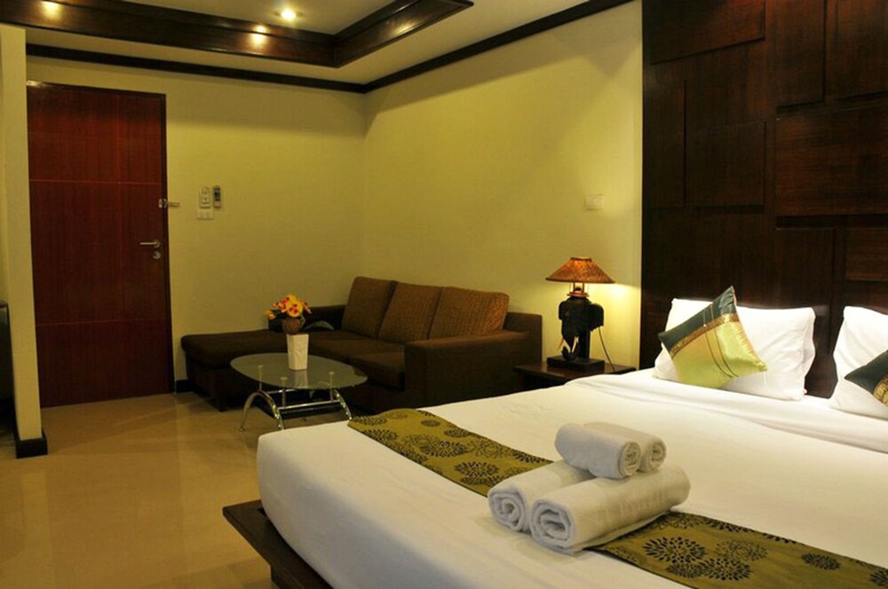 Boonjumnong Modern Apartment