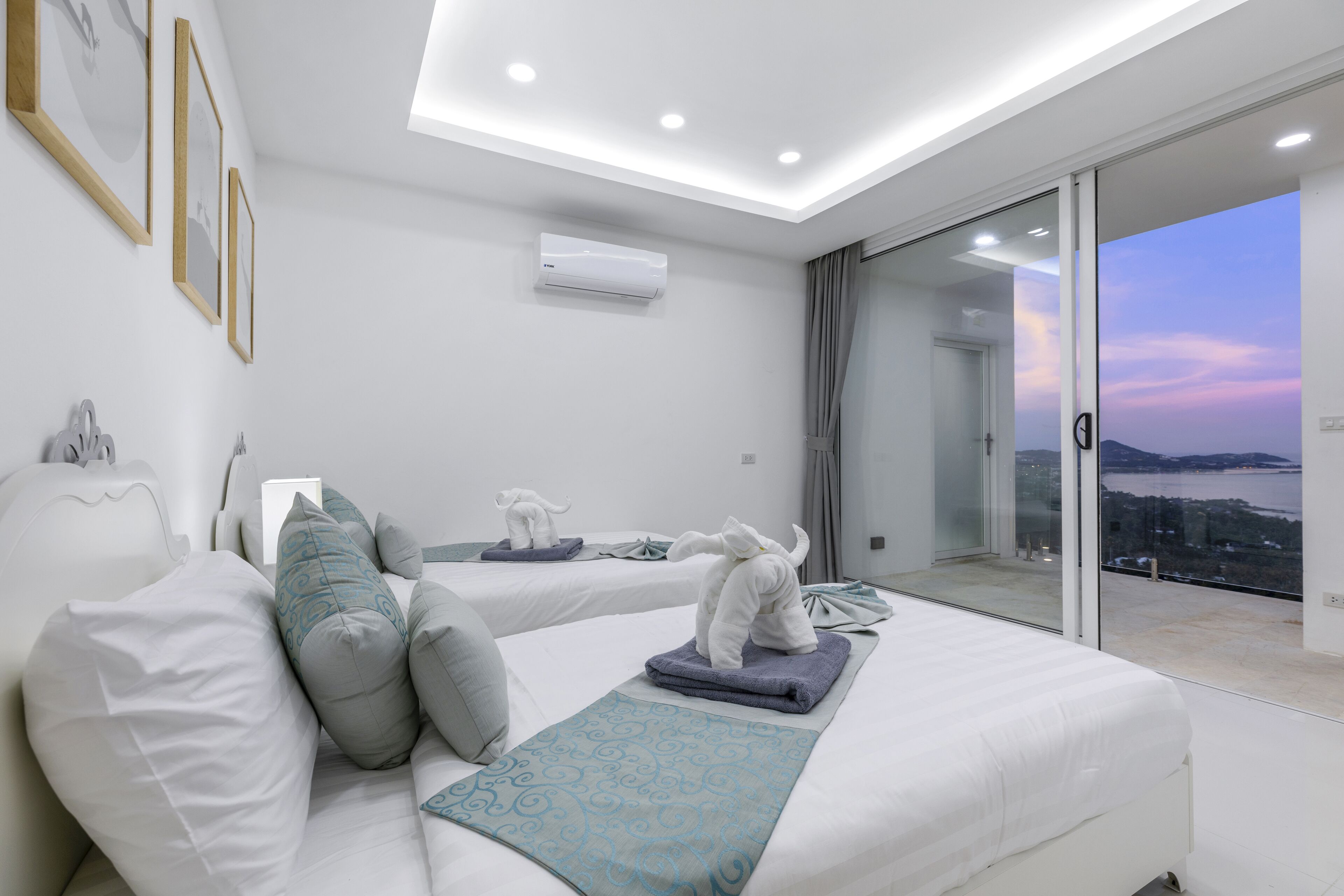 Chaweng Noi Luxury Morden Style 4-BR Dream Villa