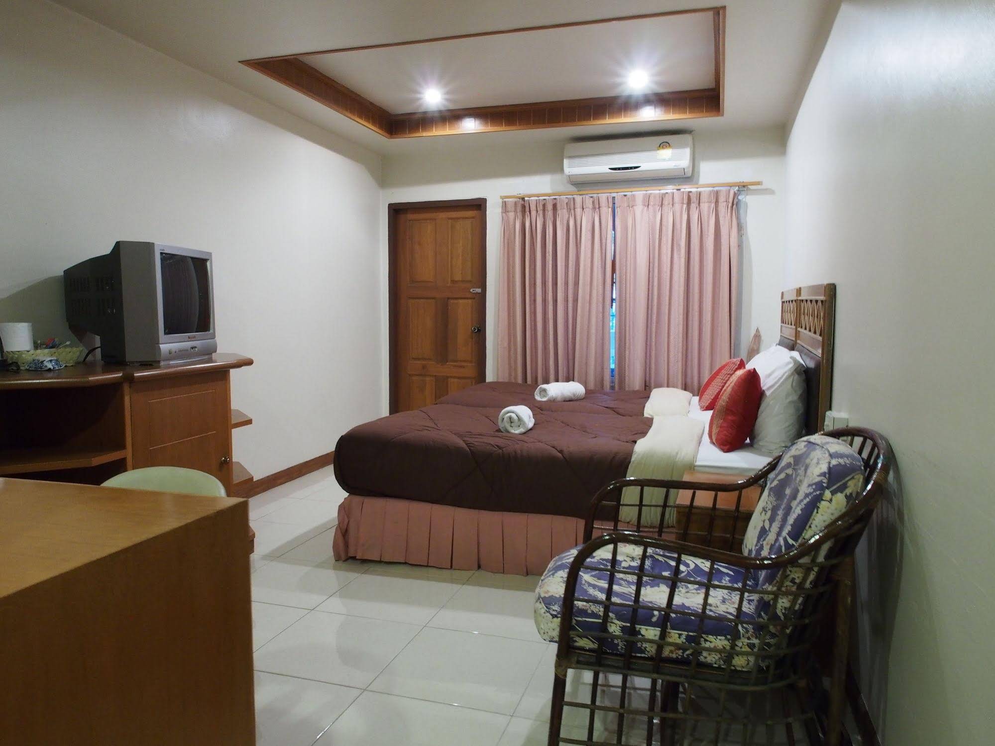 OYO 629 Chaytalay Palace Hotel